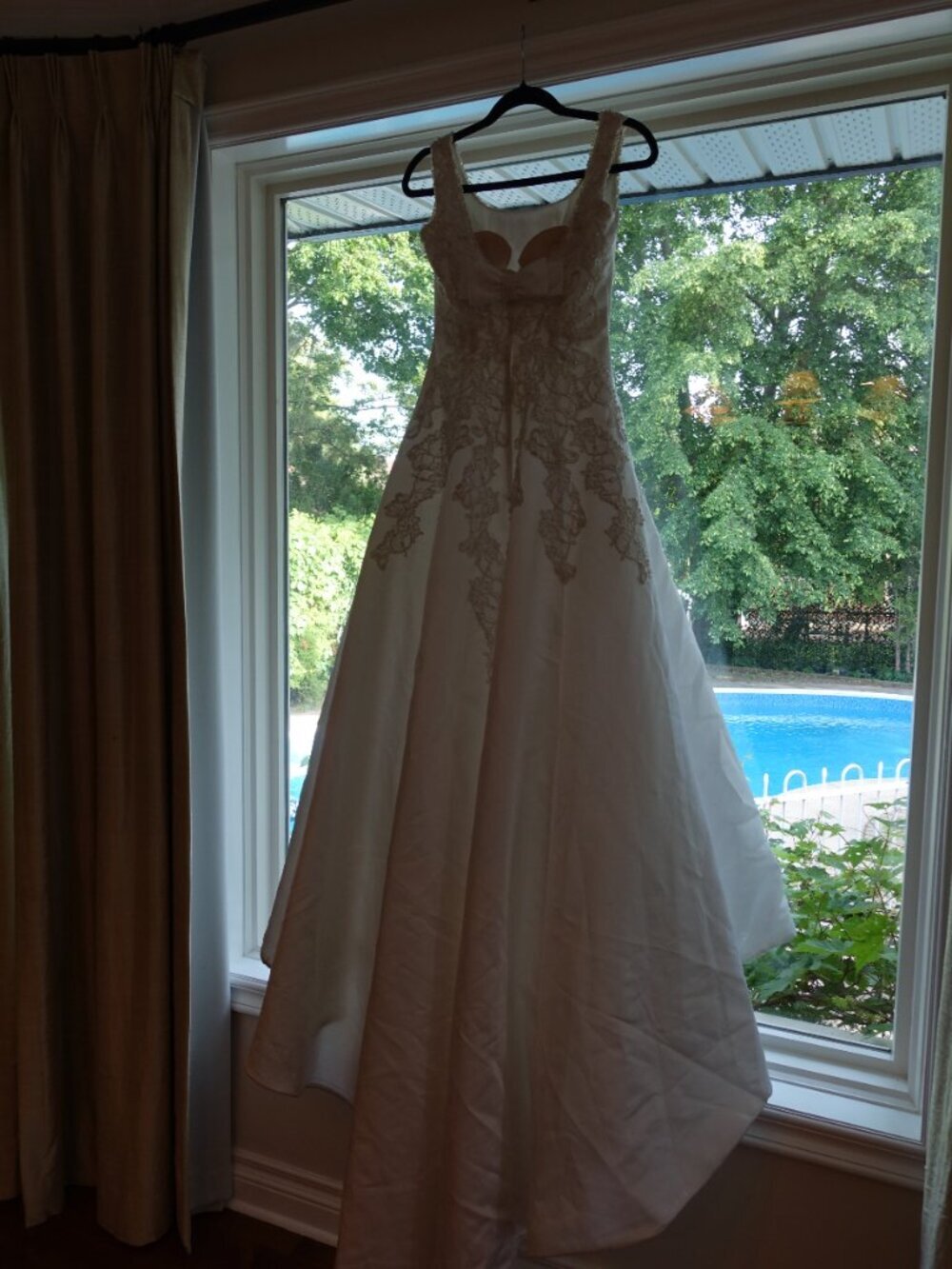 Wedding Dress - Picture 5 of 16